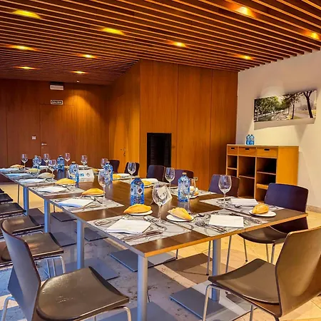 Jardines De Uleta 公寓式酒店